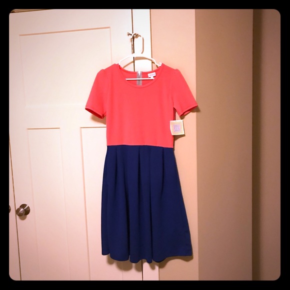 LuLaRoe Dresses & Skirts - Lularoe Amelia NWT Med ✨